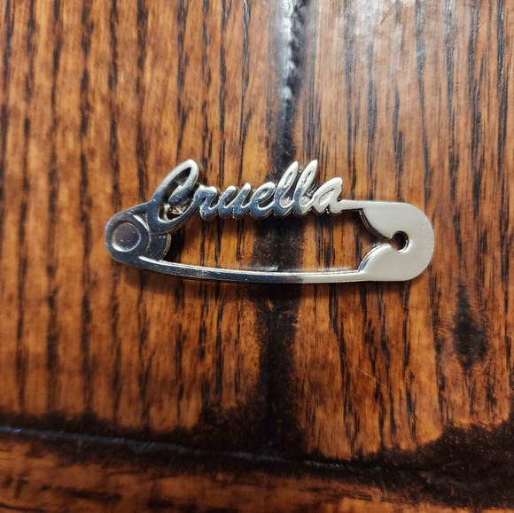 Danielle Nicole Disney Cruella Backpack 🎒 NWT - Picture 8 of 16